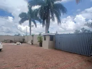7 Bedroom House to Rent in Mount Pleasant