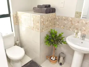 Townhouse/Cluster to Rent in Meyrick Park