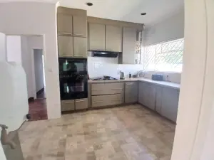 3 Bedroom House to Rent in Alexandra Park