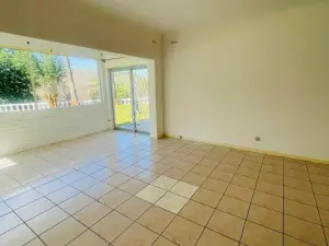 4 Bedroom House to Rent in Greystone Park