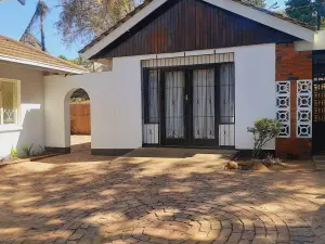 4 Bedroom House to Rent in Greystone Park