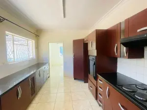 4 Bedroom House to Rent in Greystone Park