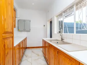 Office to Rent in Alexandra Park