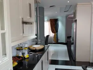 5 Bedroom House to Rent in Mount Pleasant Heights