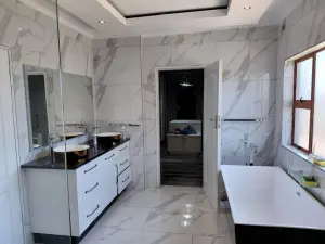 5 Bedroom House to Rent in Mount Pleasant Heights