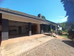 4 Bedroom House to Rent in Colne Valley