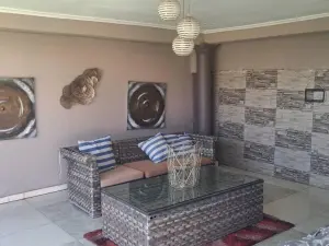 5 Bedroom House to Rent in Sandton Park