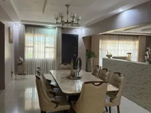 5 Bedroom House to Rent in Sandton Park