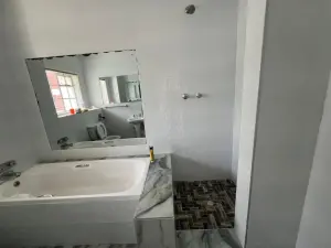 2 Bedroom House to Rent in Avenues