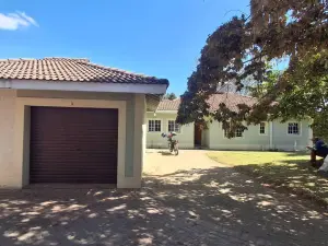 Townhouse/Cluster to Rent in Newlands