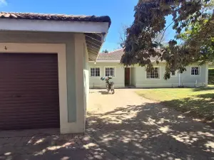 Townhouse/Cluster to Rent in Newlands