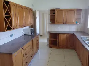 6 Bedroom House to Rent in The Grange