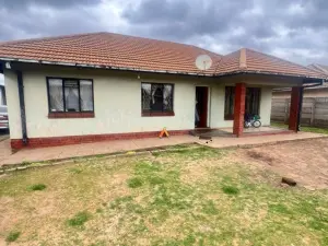3 Bedroom House to Rent in Houghton Park