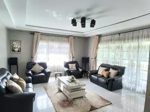 4 Bedroom House to Rent in Mount Pleasant