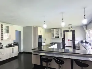 4 Bedroom House to Rent in Mount Pleasant