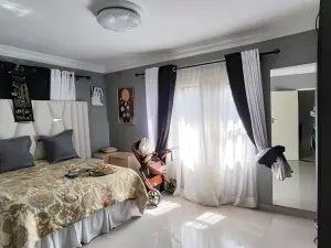 4 Bedroom House to Rent in Mount Pleasant