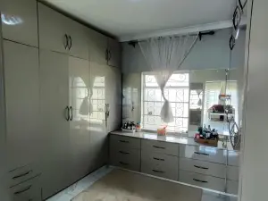 4 Bedroom House to Rent in Mount Pleasant