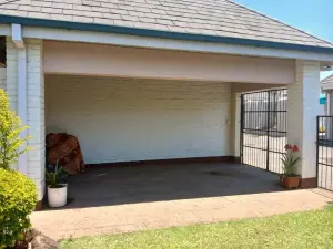 Townhouse/Cluster to Rent in Avondale