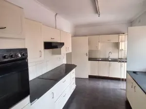 3 Bedroom House to Rent in Greystone Park