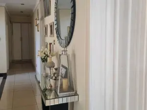 7 Bedroom House to Rent in Borrowdale