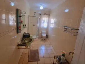 7 Bedroom House to Rent in Borrowdale