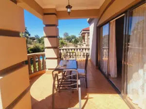 7 Bedroom House to Rent in Borrowdale