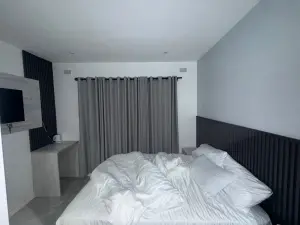 7 Bedroom House to Rent in Highlands