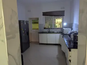 7 Bedroom House to Rent in Borrowdale Brooke