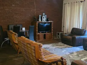 3 Bedroom House to Rent in Hatfield