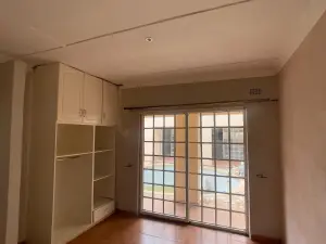 Office to Rent in Pomona