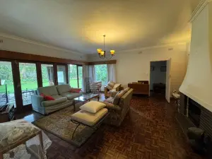 4 Bedroom House to Rent in Alexandra Park