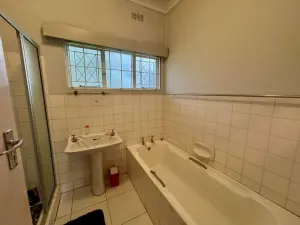 4 Bedroom House to Rent in Alexandra Park