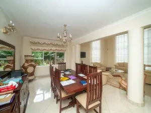 4 Bedroom House to Rent in Helensvale