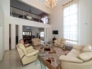 4 Bedroom House to Rent in Helensvale