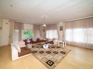 4 Bedroom House to Rent in Helensvale