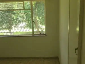 4 Bedroom House to Rent in Greystone Park