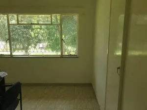 4 Bedroom House to Rent in Greystone Park