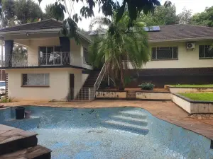 4 Bedroom House to Rent in Greystone Park