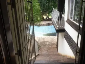 4 Bedroom House to Rent in Greystone Park