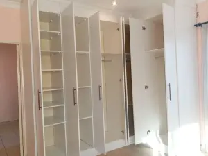 4 Bedroom House to Rent in Manresa