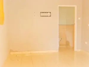 Office to Rent in Pomona