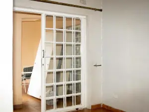 Office to Rent in Pomona