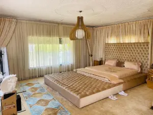 5 Bedroom House to Rent in Mount Pleasant