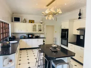 5 Bedroom House to Rent in Mount Pleasant