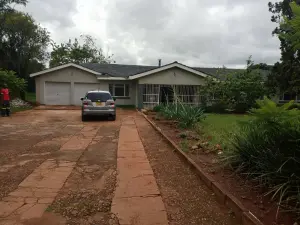 4 Bedroom House to Rent in Mandara