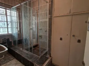 8 Bedroom House to Rent in Belvedere