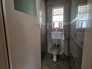 8 Bedroom House to Rent in Belvedere