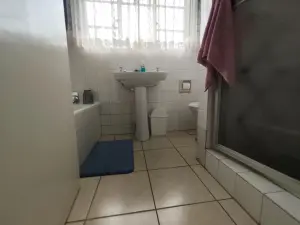 3 Bedroom House to Rent in Milton Park