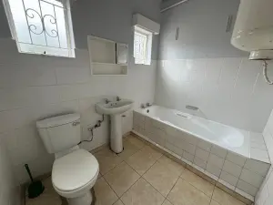 Flat/Apartment to Rent in Avondale