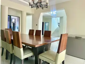 6 Bedroom House to Rent in Gletwin Park